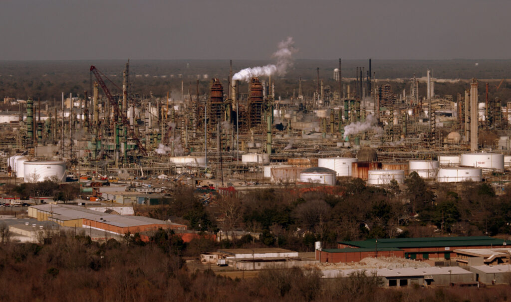 Exxon Mobil plant in Baton Rouge. Image Credit - Jim Bowen lic by <ahref=https://creativecommons.org/licenses/by/2.0/">CC</a>